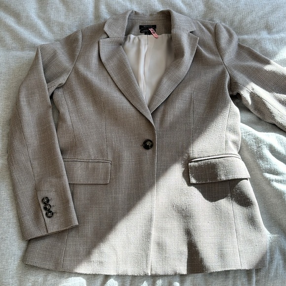 RW&CO fitted suit - Picture 2 of 13